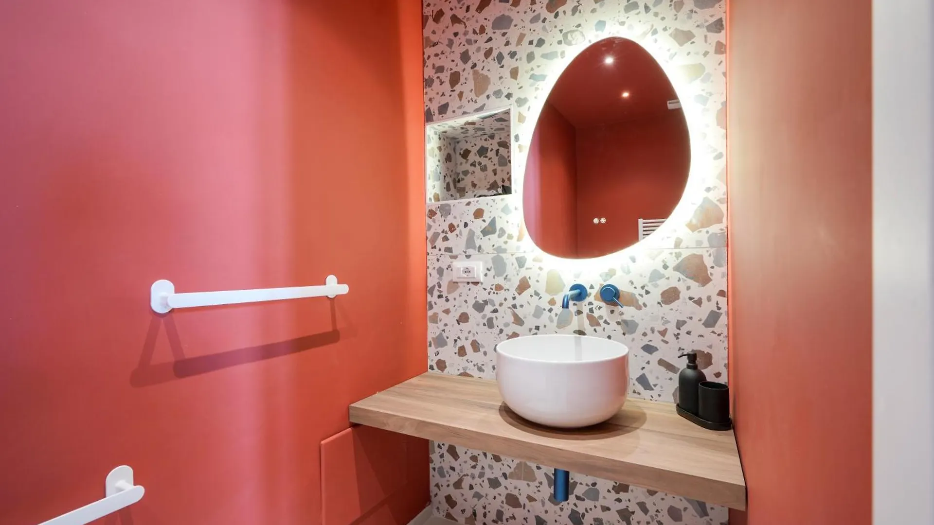 Bari Holiday Deluxe Daire İtalya